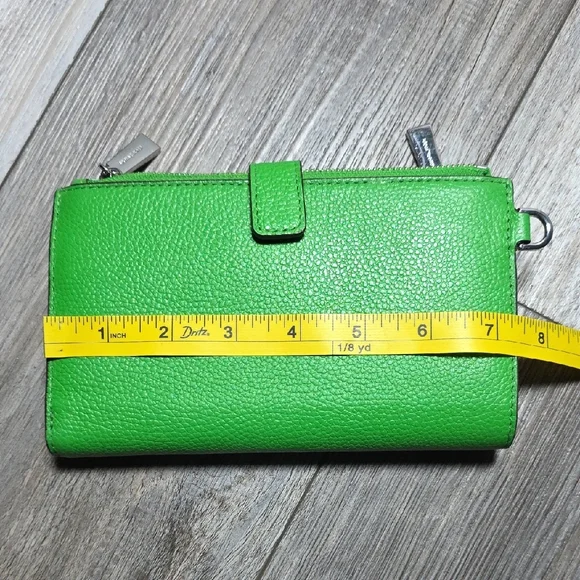 SOLD - Michael Kors | Pebbled Jet Set Travel Large Double Zip Wristlet Wallet - Picture 10 of 11